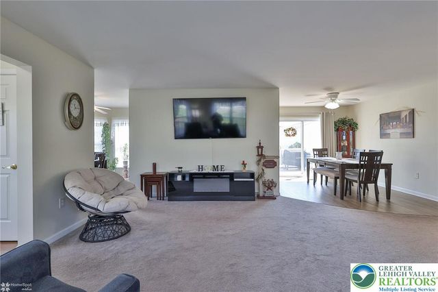 678 kykuit Place, Forks Twp, PA 18040