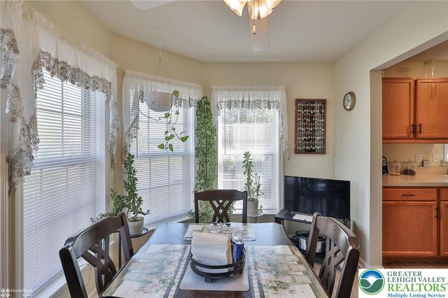 678 kykuit Place, Forks Twp, PA 18040
