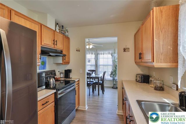 678 kykuit Place, Forks Twp, PA 18040
