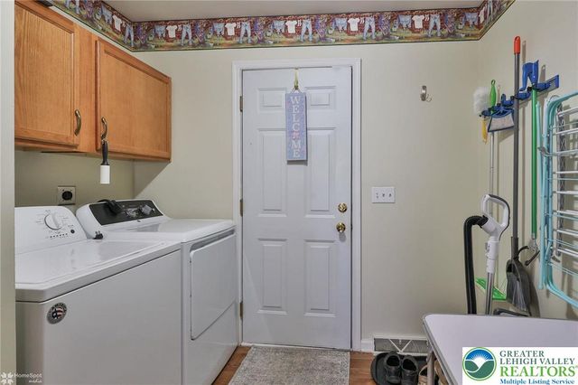 678 kykuit Place, Forks Twp, PA 18040