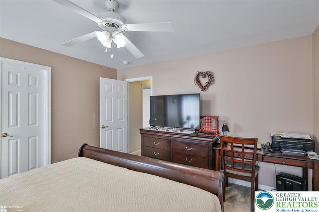 678 kykuit Place, Forks Twp, PA 18040