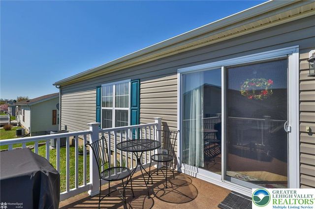 678 kykuit Place, Forks Twp, PA 18040