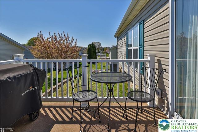 678 kykuit Place, Forks Twp, PA 18040