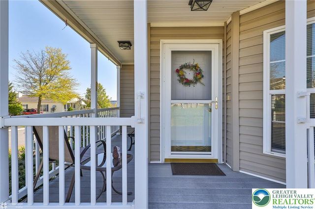 678 kykuit Place, Forks Twp, PA 18040