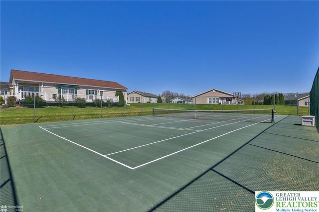 678 kykuit Place, Forks Twp, PA 18040