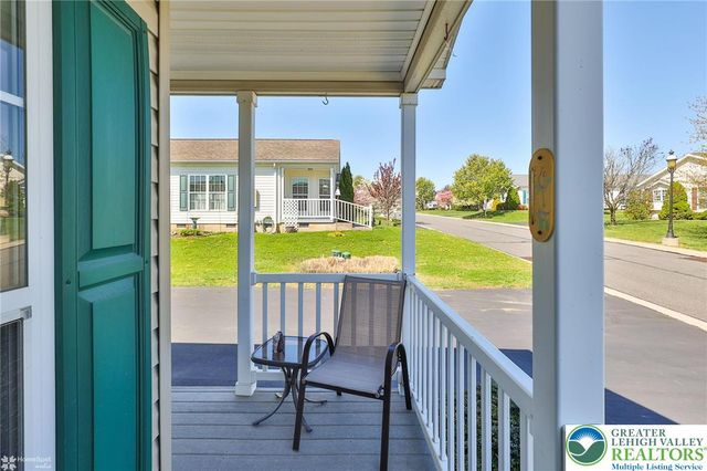 678 kykuit Place, Forks Twp, PA 18040