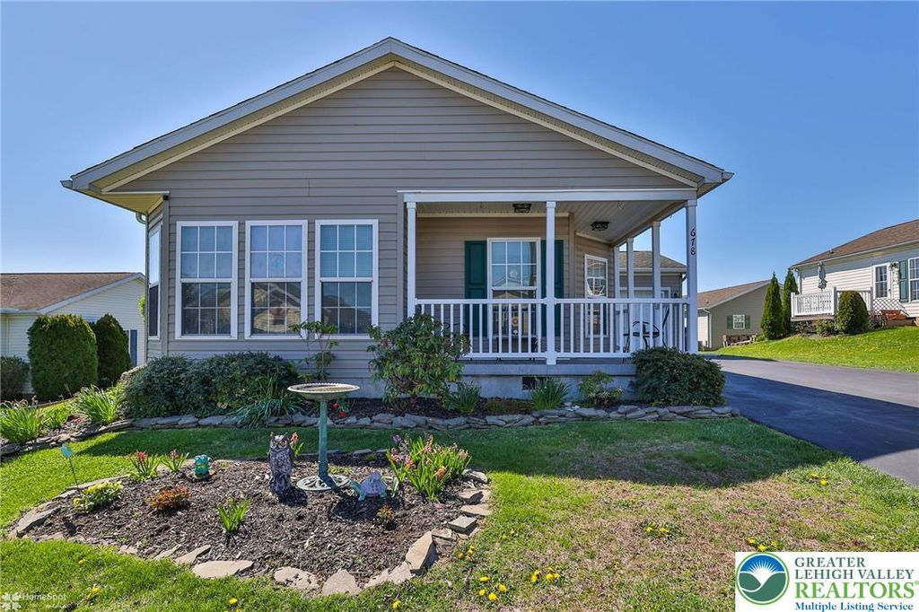 678 kykuit Place, Forks Twp, PA 18040