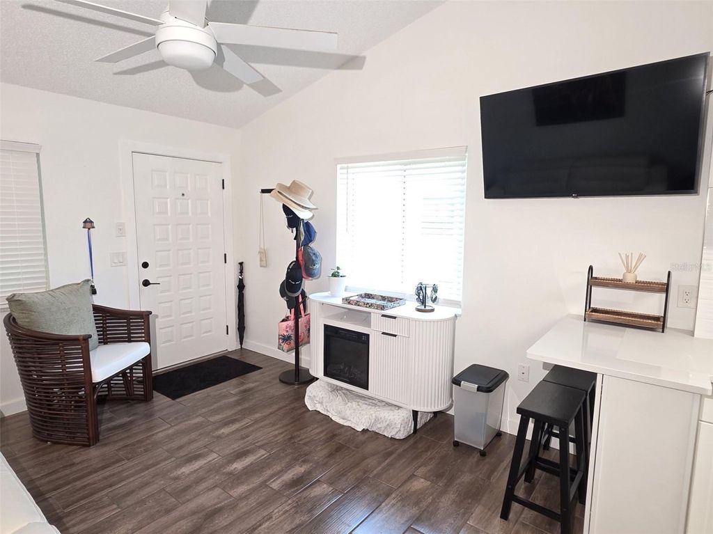 Image 6 of property listing at 1955 ABRICO DRIVE G16, Lutz, FL 33558