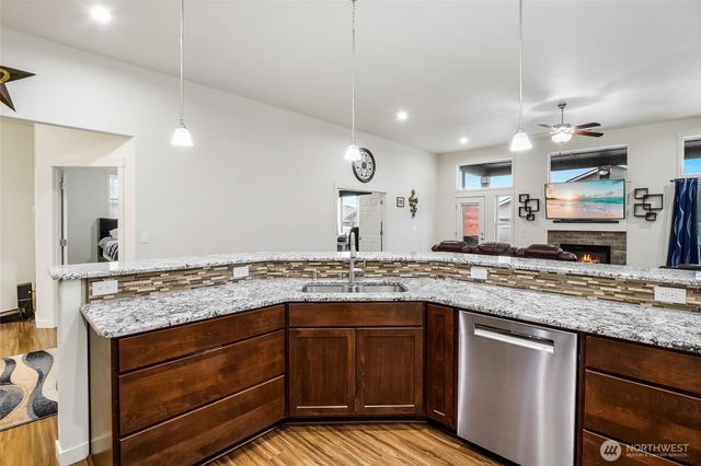 1011 8th Avenue NE, Ephrata, WA 98823