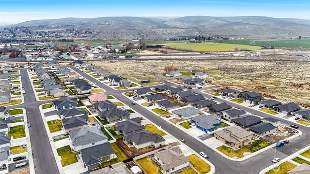 1011 8th Avenue NE, Ephrata, WA 98823