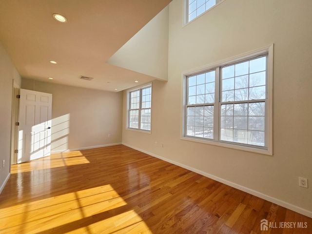 120 Georges Road 312, New Brunswick, NJ 08901