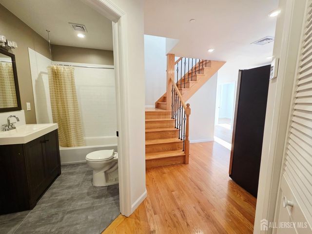 120 Georges Road 312, New Brunswick, NJ 08901