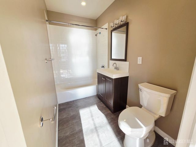 120 Georges Road 312, New Brunswick, NJ 08901