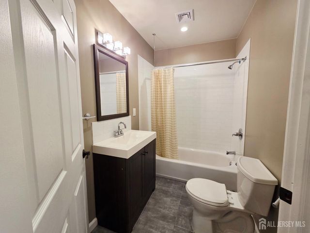 120 Georges Road 312, New Brunswick, NJ 08901