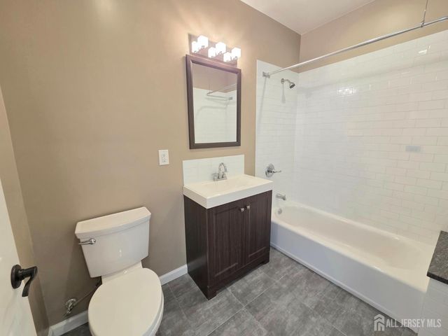 120 Georges Road 312, New Brunswick, NJ 08901