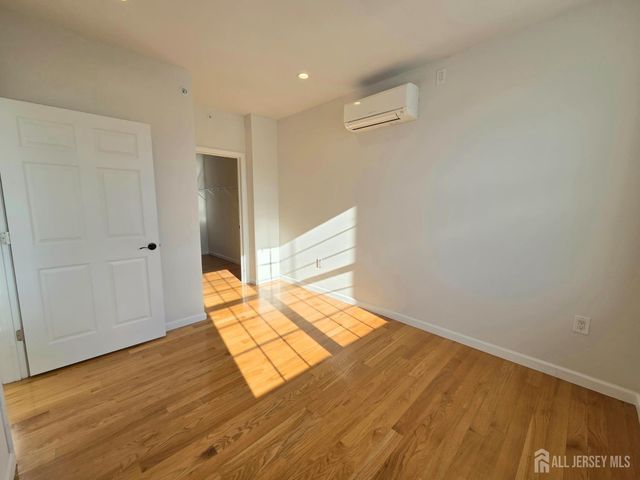 120 Georges Road 312, New Brunswick, NJ 08901