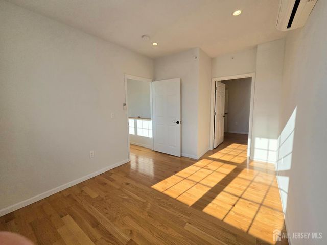 120 Georges Road 312, New Brunswick, NJ 08901