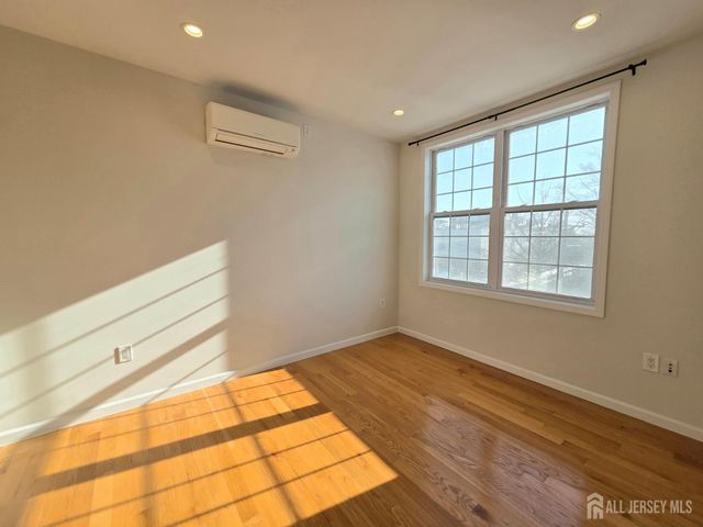 120 Georges Road 312, New Brunswick, NJ 08901