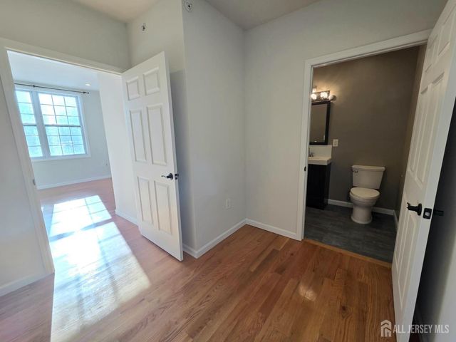 120 Georges Road 312, New Brunswick, NJ 08901