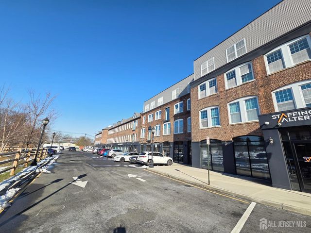 120 Georges Road 312, New Brunswick, NJ 08901