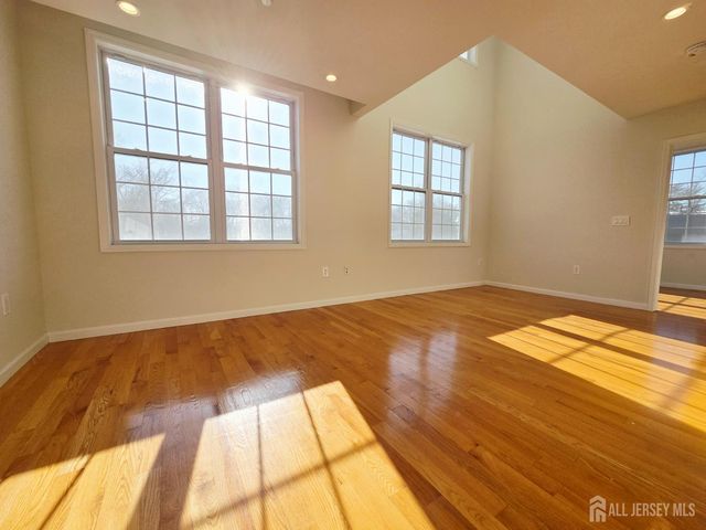 120 Georges Road 312, New Brunswick, NJ 08901