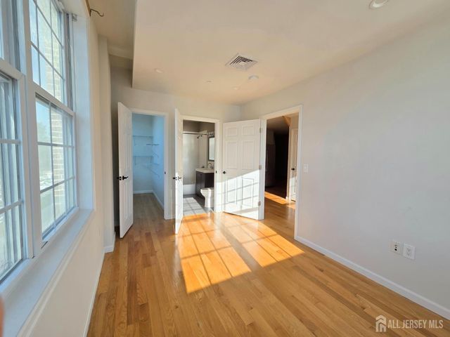 120 Georges Road 312, New Brunswick, NJ 08901