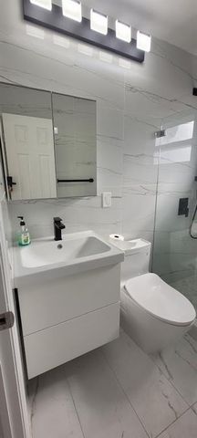 905 NW 16th Ave 2, Fort Lauderdale, FL 33311