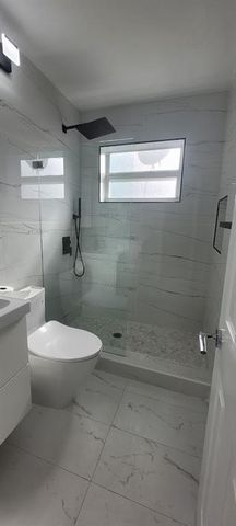 905 NW 16th Ave 2, Fort Lauderdale, FL 33311