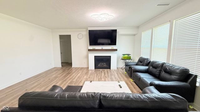 1043 Kendrick Street, Greenwood, IN 46143