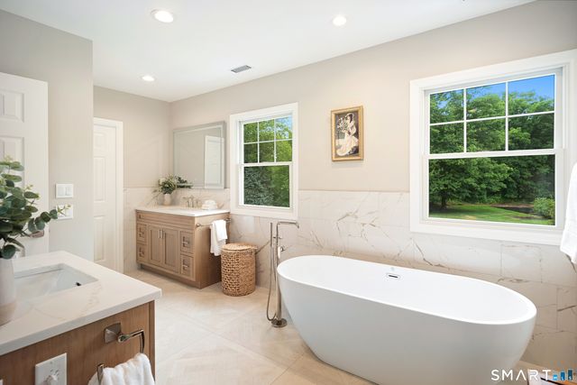 67 Dunning Road, New Canaan, CT 06840