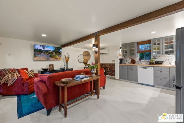 575 S Calle Ajo 2, Palm Springs, CA 92264