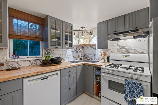 575 S Calle Ajo 2, Palm Springs, CA 92264