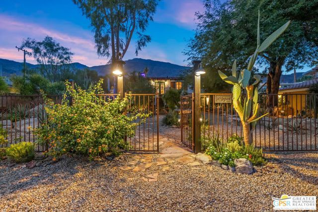 575 S Calle Ajo 2, Palm Springs, CA 92264
