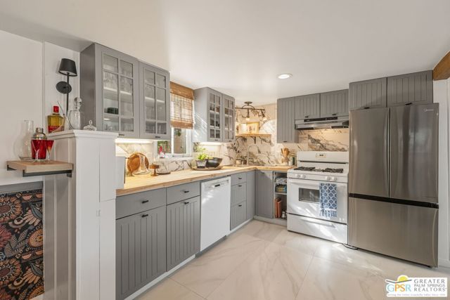 575 S Calle Ajo 2, Palm Springs, CA 92264