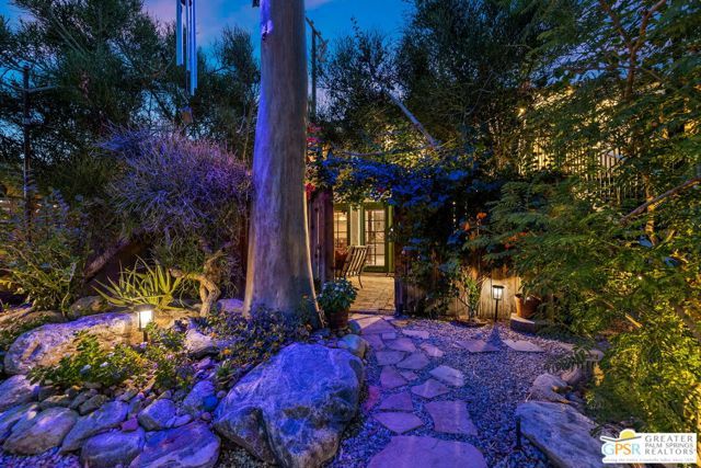 575 S Calle Ajo 2, Palm Springs, CA 92264