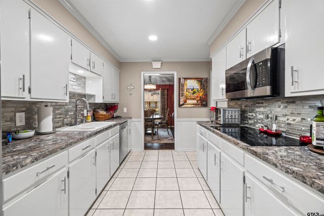 8235 Baylor Dr., Tyler, TX 75703