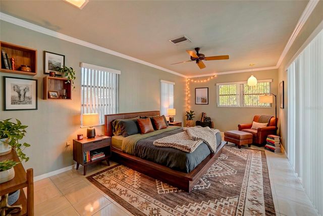 1899 66TH AVENUE N, St Petersburg, FL 33702