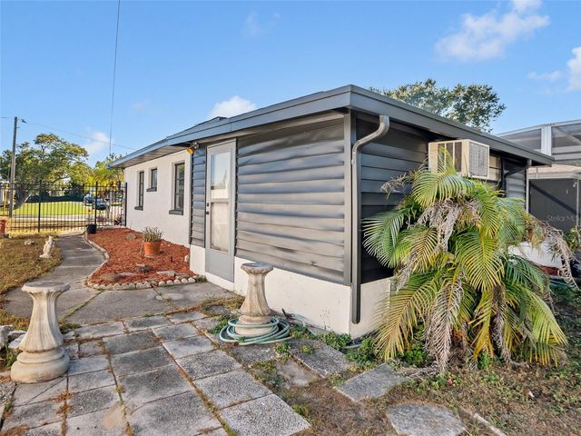 1899 66TH AVENUE N, St Petersburg, FL 33702