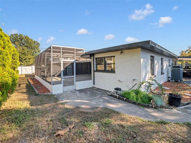 1899 66TH AVENUE N, St Petersburg, FL 33702