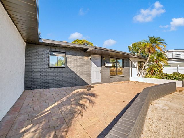 1899 66TH AVENUE N, St Petersburg, FL 33702