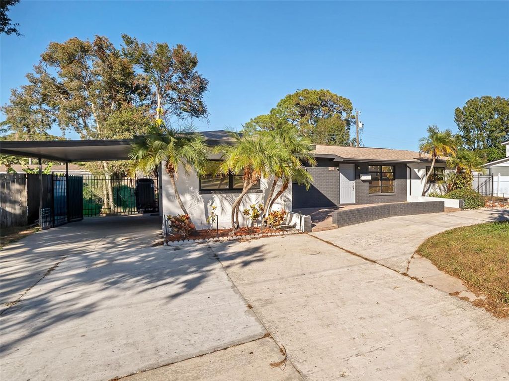 1899 66TH AVENUE N, St Petersburg, FL 33702