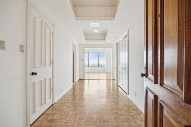 101 Westcott Street 1905, Houston, TX 77007