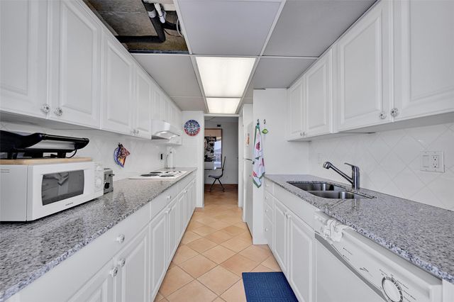 2841 N Ocean Blvd 1809, Fort Lauderdale, FL 33308