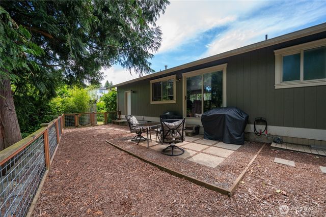 5984 Sunshine Drive, Ferndale, WA 98248