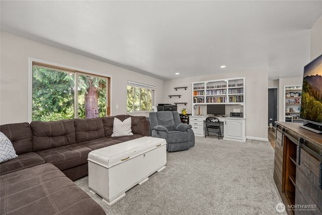 5984 Sunshine Drive, Ferndale, WA 98248