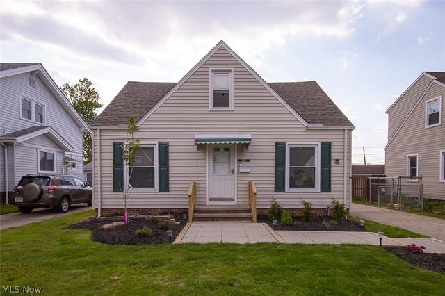 4360 Newberry Drive, Brooklyn, OH 44144