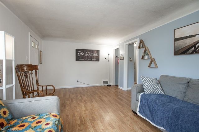4360 Newberry Drive, Brooklyn, OH 44144