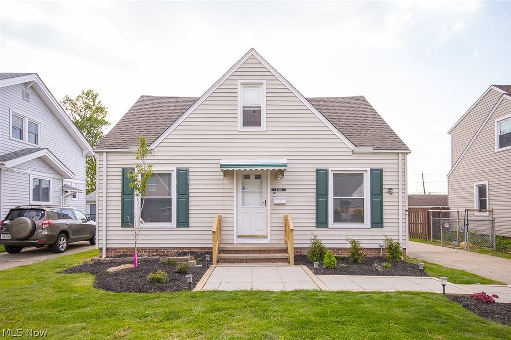 4360 Newberry Drive, Brooklyn, OH 44144
