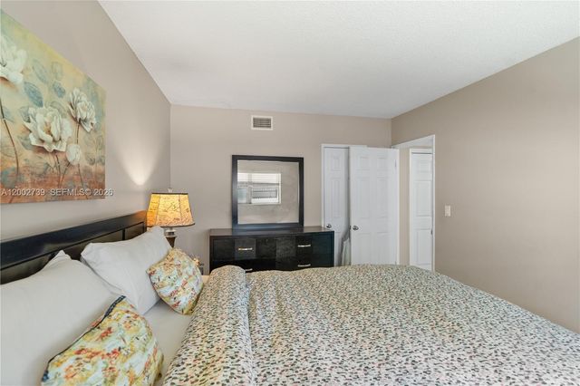 1000 Hillcrest Ct 214, Hollywood, FL 33021