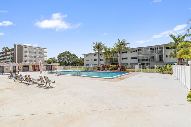 1000 Hillcrest Ct 214, Hollywood, FL 33021